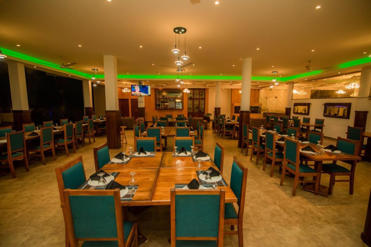 Royal Reach Udawalawe Hotel Kültér fotó