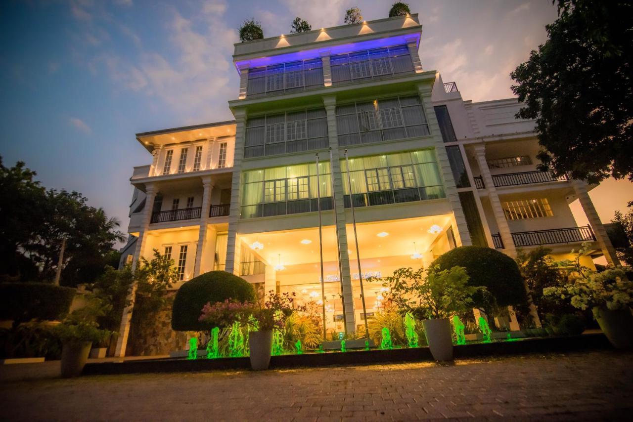 Royal Reach Udawalawe Hotel Kültér fotó
